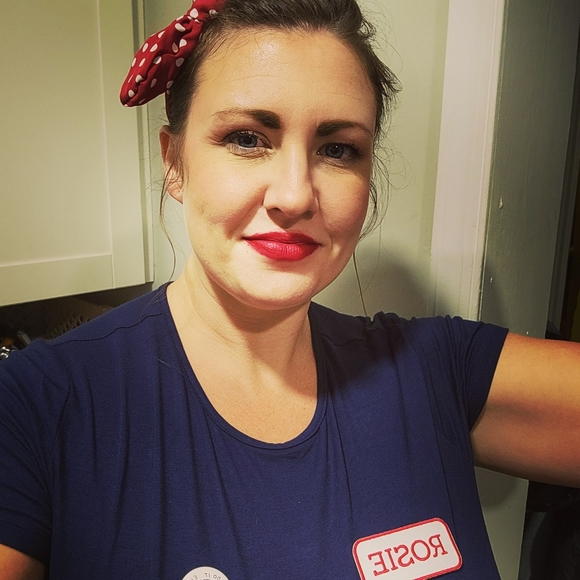 Meet your Posher, Abbey - Picture 2 of 3